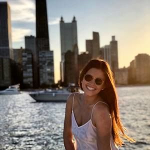 Meet your Posher, Claudia